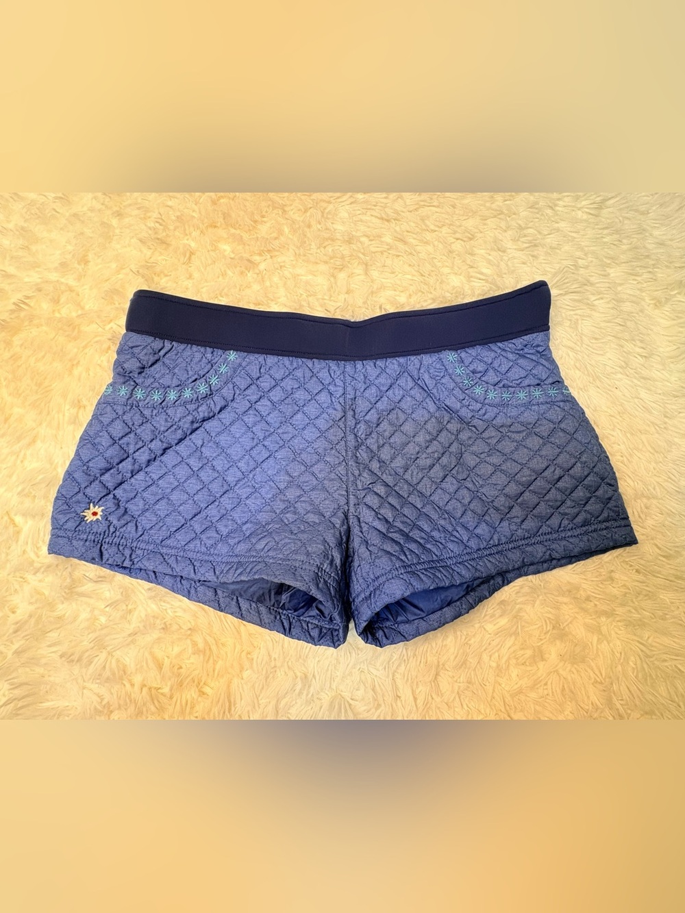 Alp-N-Rock The Mountain Quilted Floral Puffer Outdoor Hiking Shorts, size 4